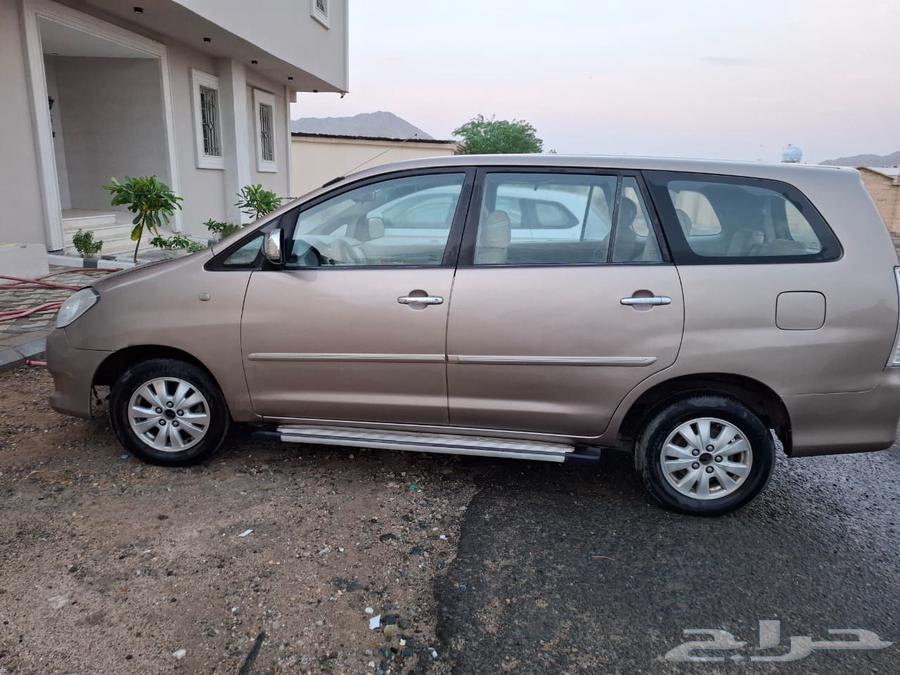 للبيع سيارة انوفا موديل 2009 نظيفة المالك الثاني64481387050882111