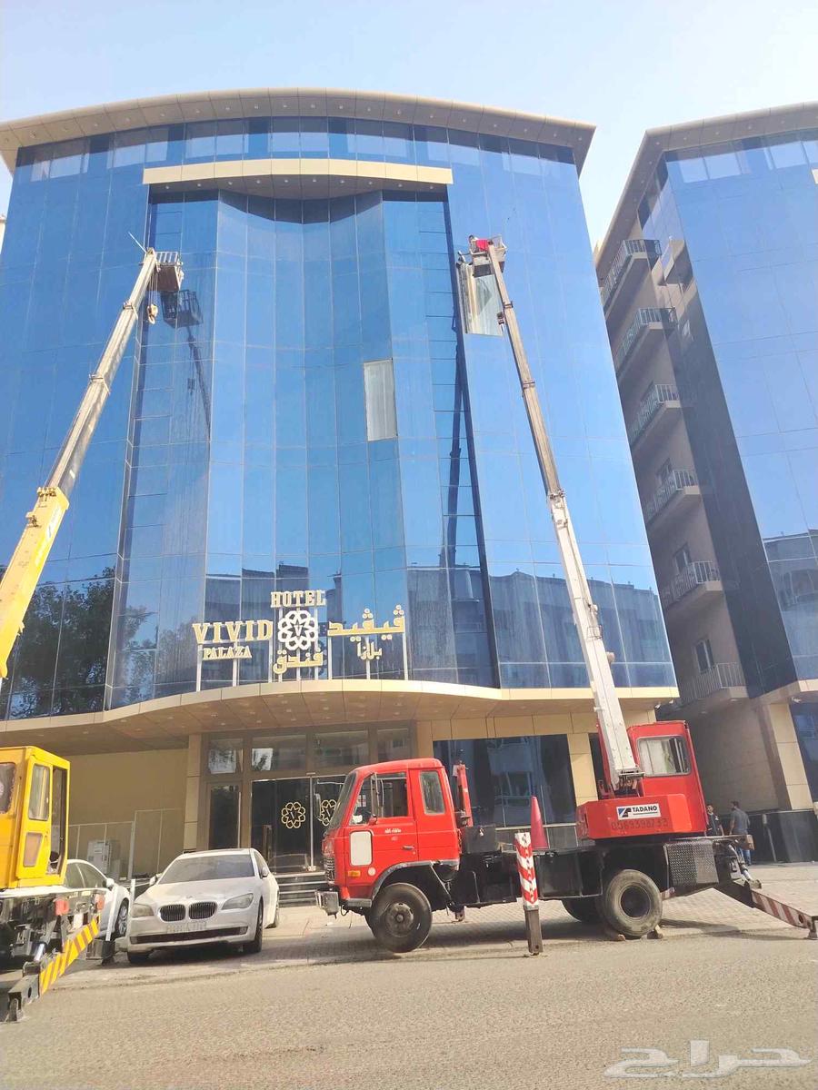 Cleaning glass facades63617220006915112