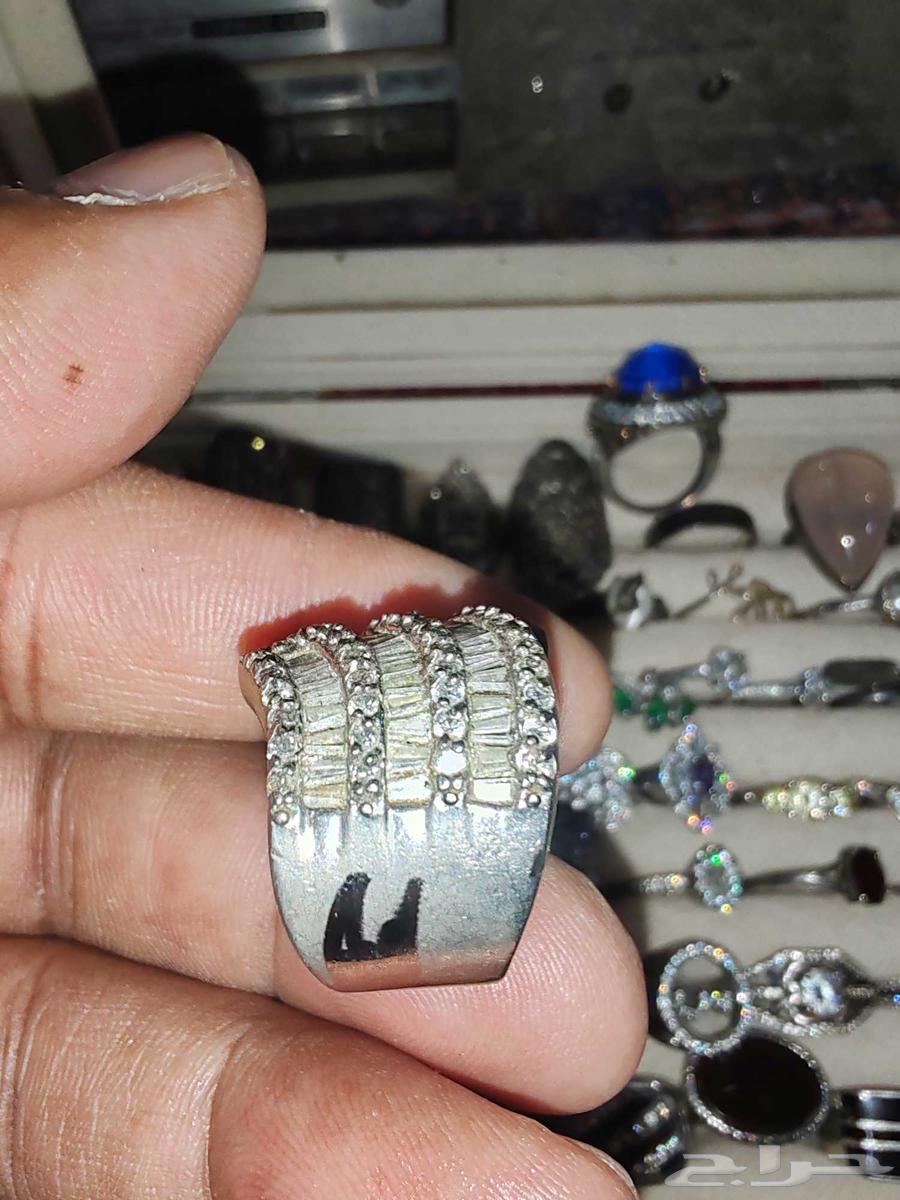 خواتم نسائية مستخرجة من أحد القصور64347294865153114