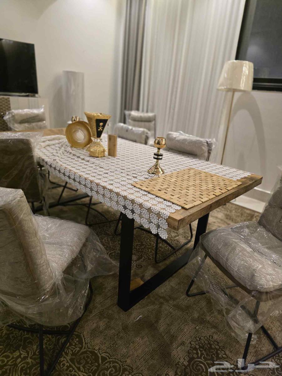 Table from Home Box64347822792578114