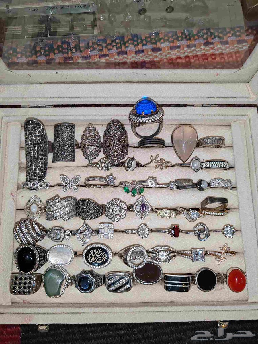 خواتم نسائية مستخرجة من أحد القصور64347294865153110