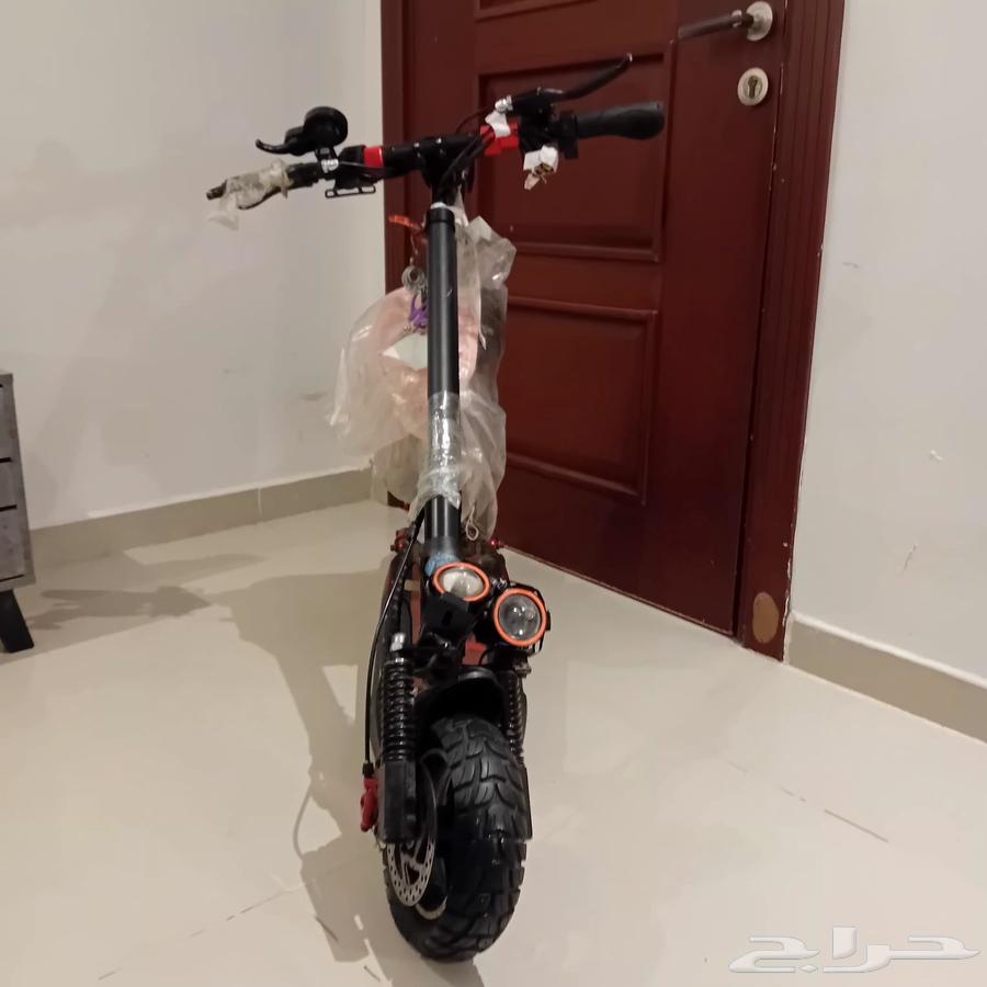 Clean used scooter, but the rear tire is sensitive and needs to be changed, price 70064492026892161113