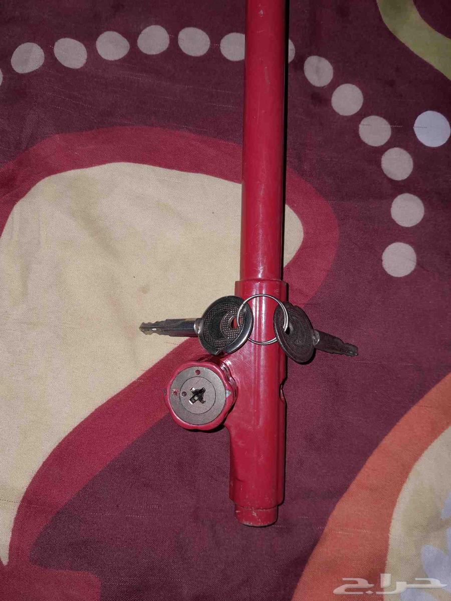 قفل دركسون احمر قوي. 2 مفتاح. مستخدم نظيف.64480208303363112