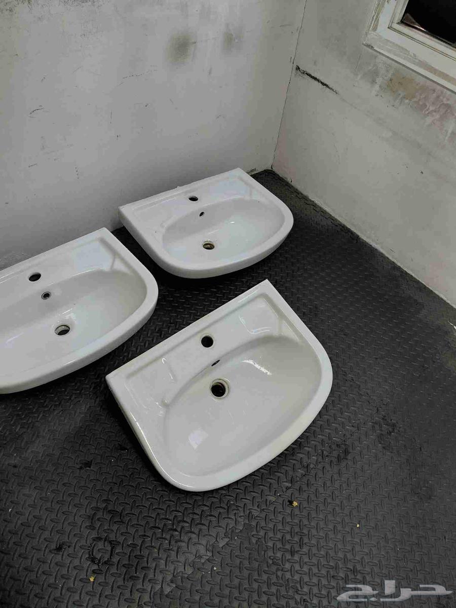 للبيع كراسي فرنجي ومغاسل ومغسلة رخام مستعملة64210450175234114