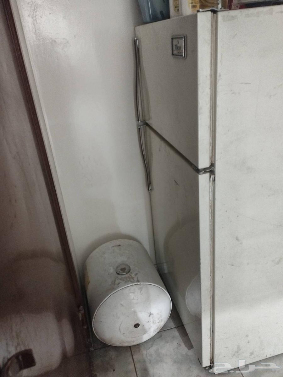 Refrigerator and Heater64346857846403110