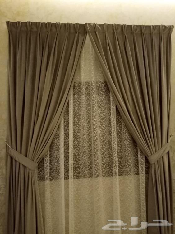 Sofa detailing, styling, upholstery and sofa covering, detailing of councils63617221015042114
