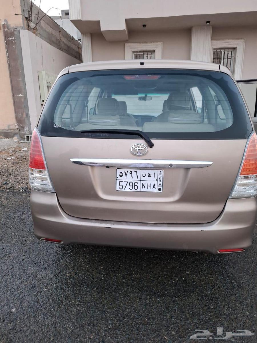 للبيع سيارة انوفا موديل 2009 نظيفة المالك الثاني64481387050882113