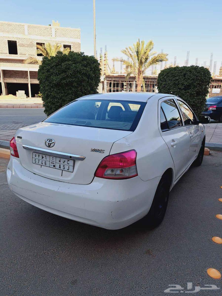 Toyota Yaris 201063618061643779114