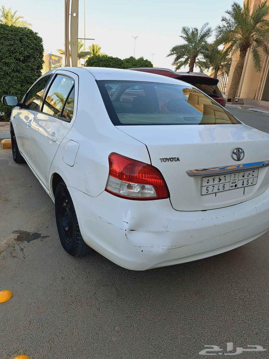 Toyota Yaris 201063618061643779113