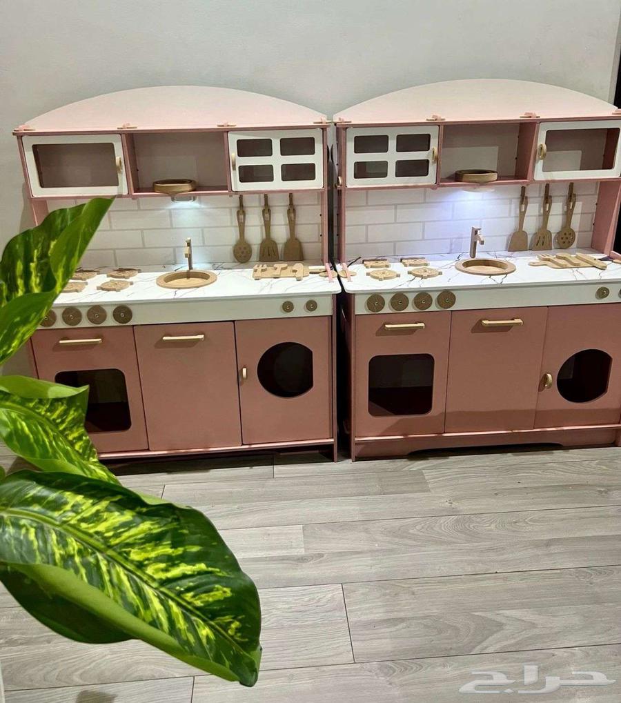 تتوفر مطابخ جديده بالكرتون اللون الوردي بسعر العرض 160 الصور64355347882499110