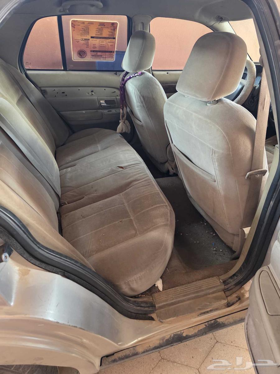 فورد جراند ماركيز 2006 للبيع - مسقطة64498867906051113