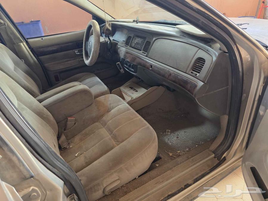 فورد جراند ماركيز 2006 للبيع - مسقطة64498867906051112