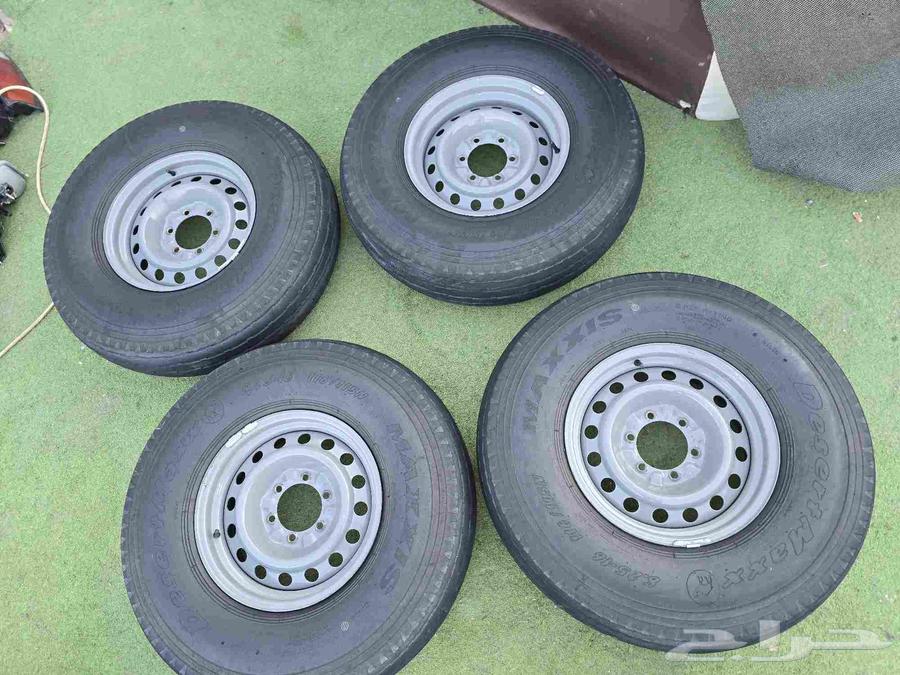 جنوط مقاس 16 مع طقم شبه الجديد بالون ماكسس 82564504572374530110