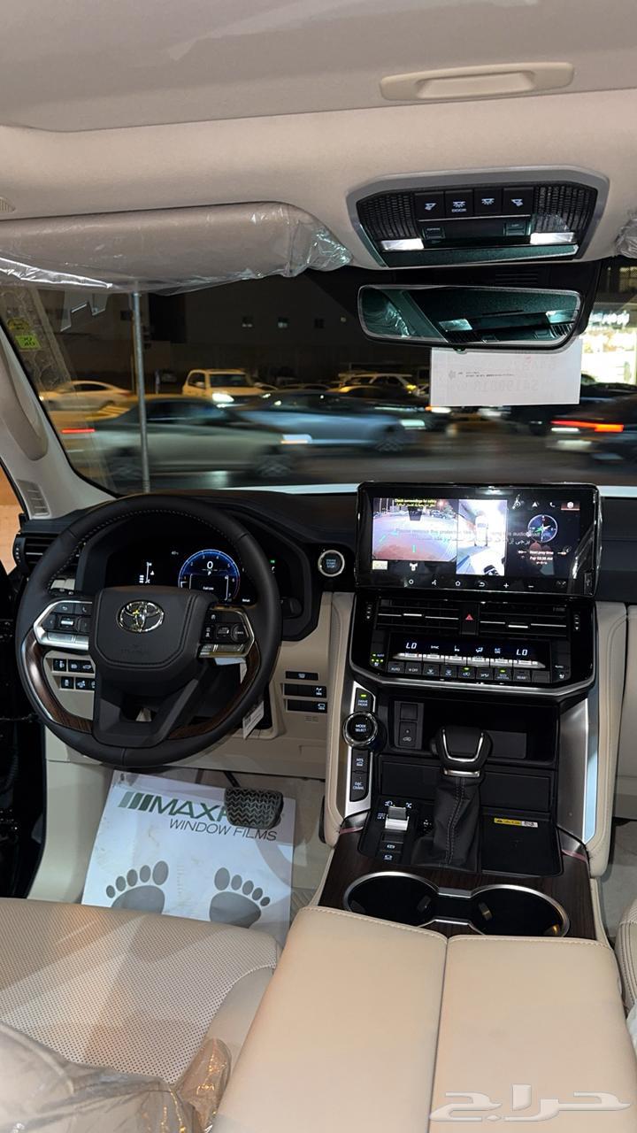 Latest luxury, large, medium, and small cars for rent64498979695363114