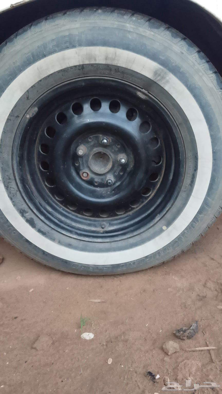 جنوط هايلوكس 2009 منها اربعه للبيع64507795799299111