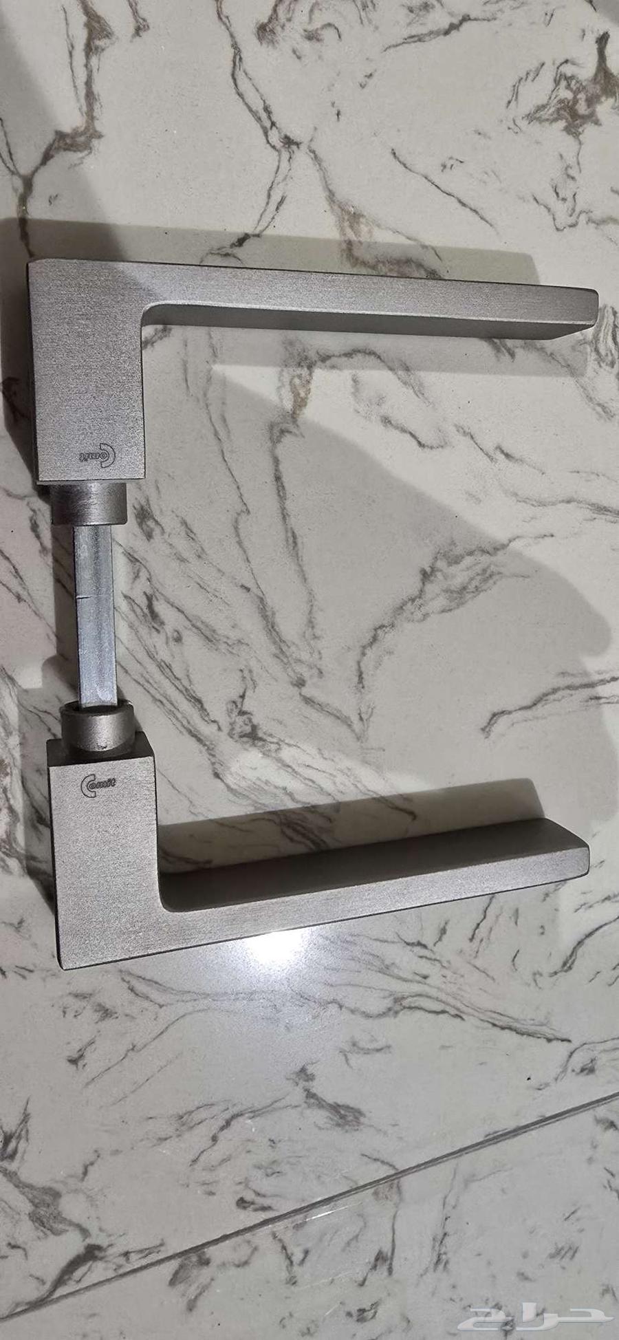 مسكات ابواب العدد 10 والسعر بالحبه64359561413379112