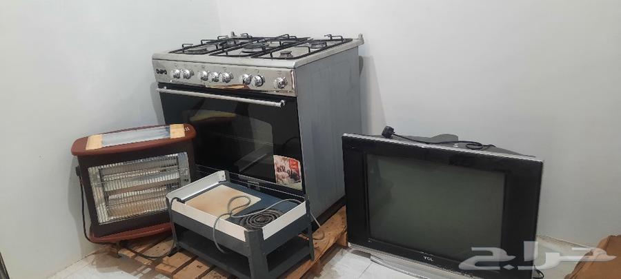 Wholesale sale. Oven, television, coffee heater, kettle, heater, and two large faces.64368762114946111