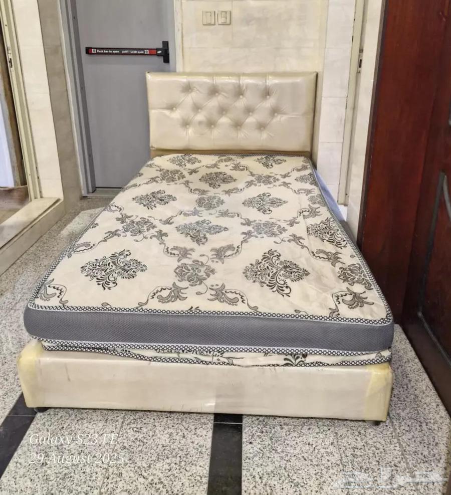 Single and a half bed with mattress64370827571201110