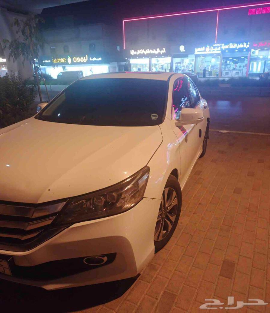 Honda Accord 2015 Sport, not missing a spray, excellent engine, transmission, and chassis64510450950403112