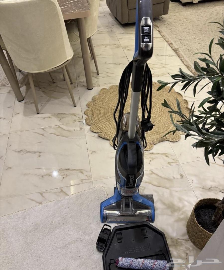 مكنسة بيسل نظيف وجديده كرتونها واغراضها كامله ومطهر اثنين64373994765186110