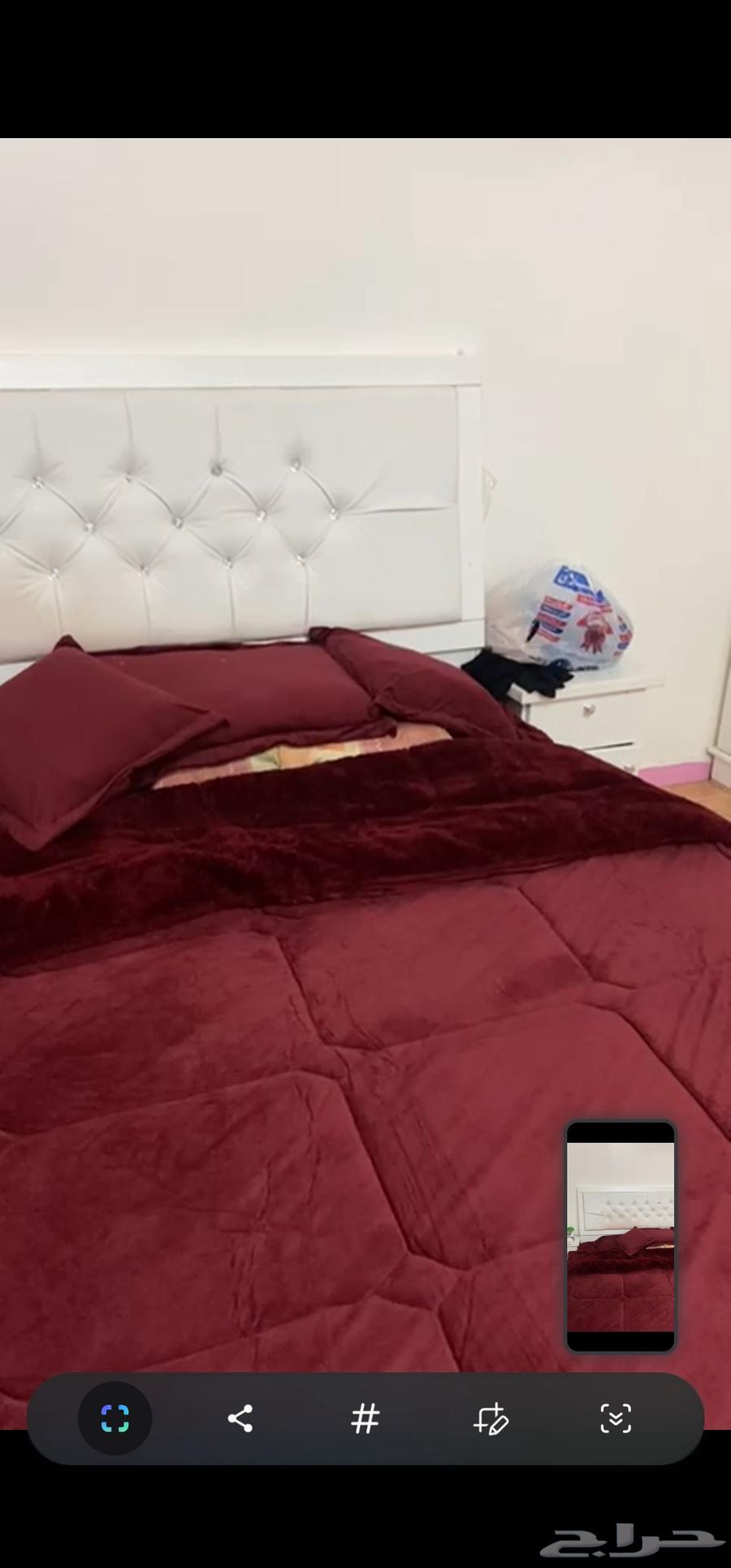 Complete bedroom set, price 600, won't negotiate except with serious buyers64363412956801112