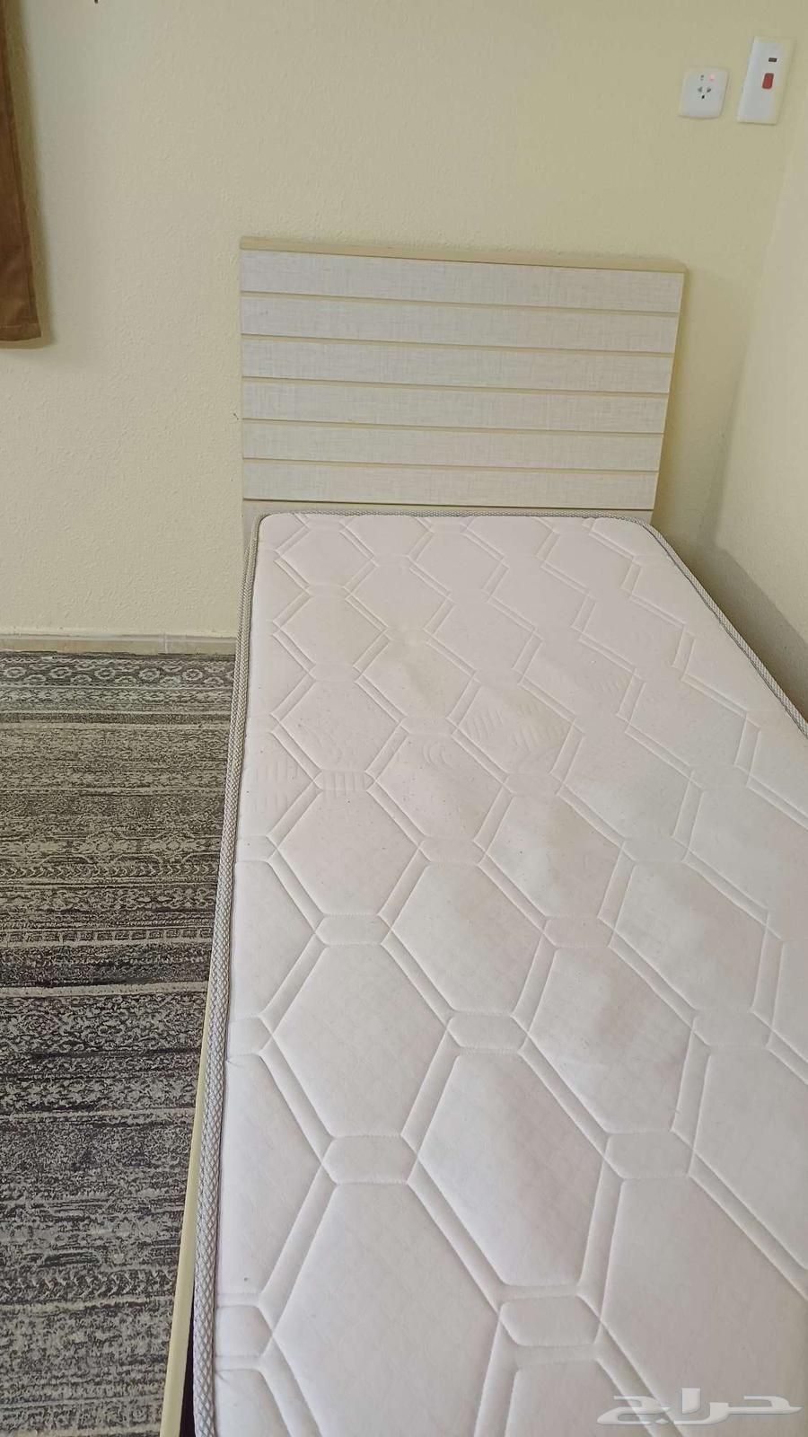 سرير نفر خزانة مرتبة نظيفة  كفر تخت مع حرام نوعية نظيفة 85064373388388866112