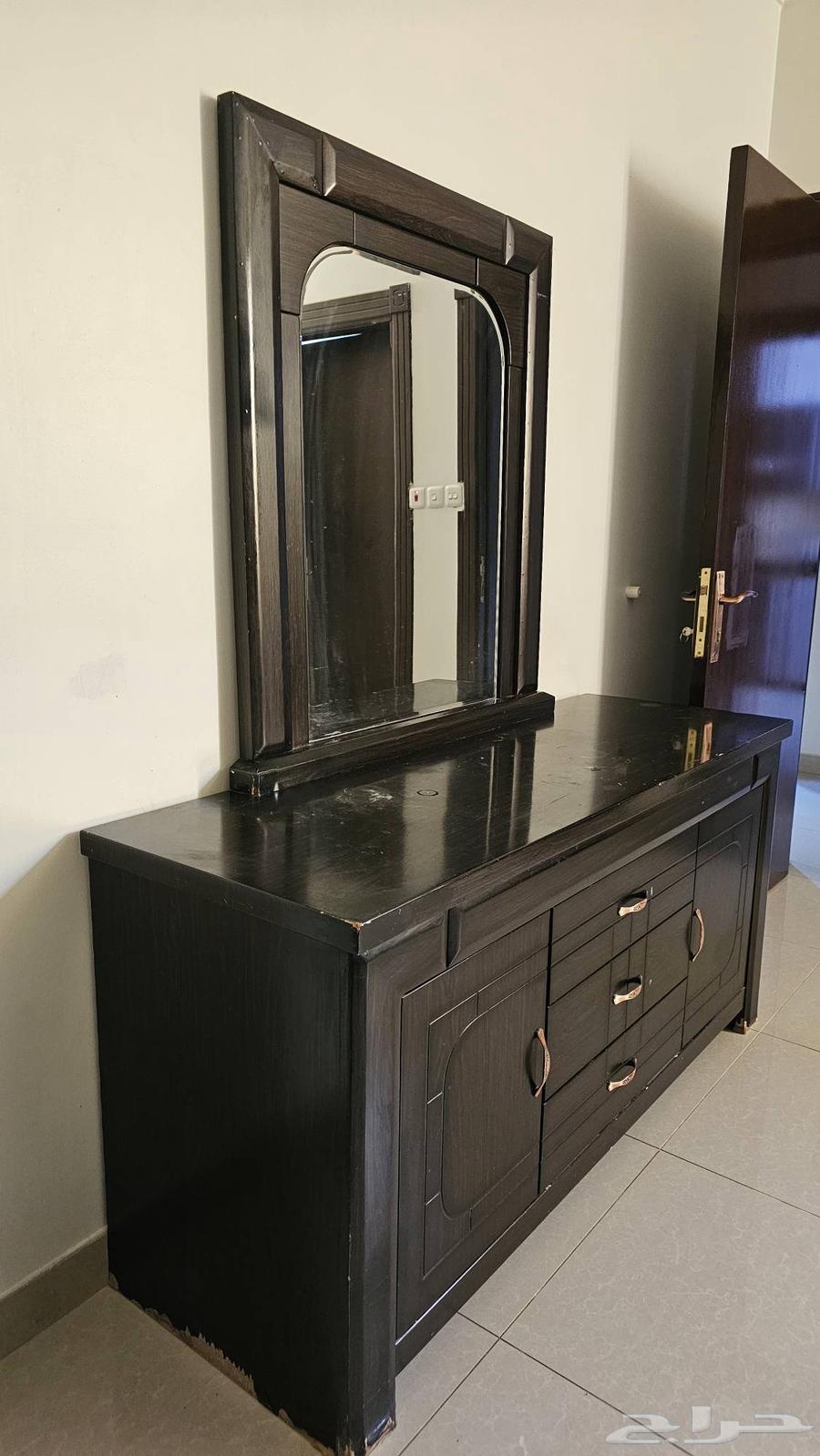 تسريحة كبيرة ودولاب64368441147905110