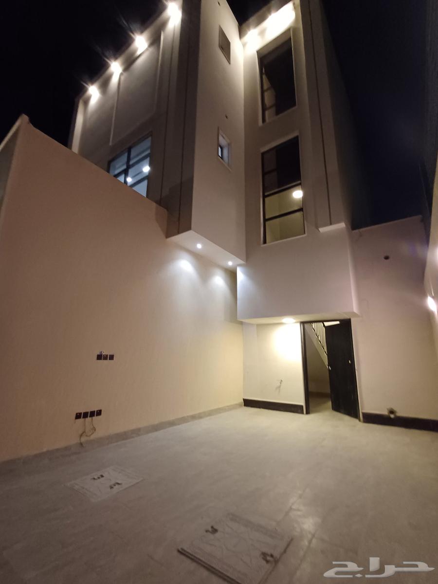 للبيع دور علوي بصك مستقل حي الرمال ريبال63613875346050110