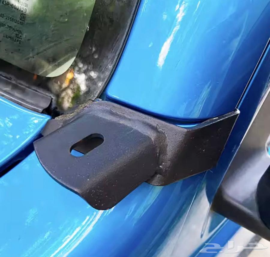 Corner bases with lights installed for gym 202464511829079938110