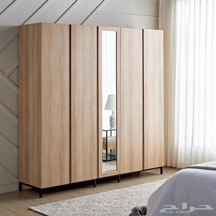 خزانة حالة ممتازة وطاولة وكراسي ايكيا المصدر64375991304322111