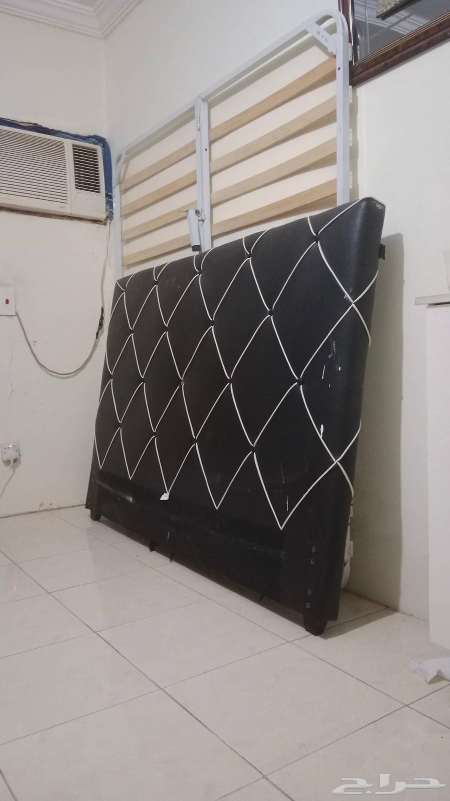 Hello, I have a serious bed from IKEA for 400, air conditioner for 400, and an Arabic one for 20064364966445314110