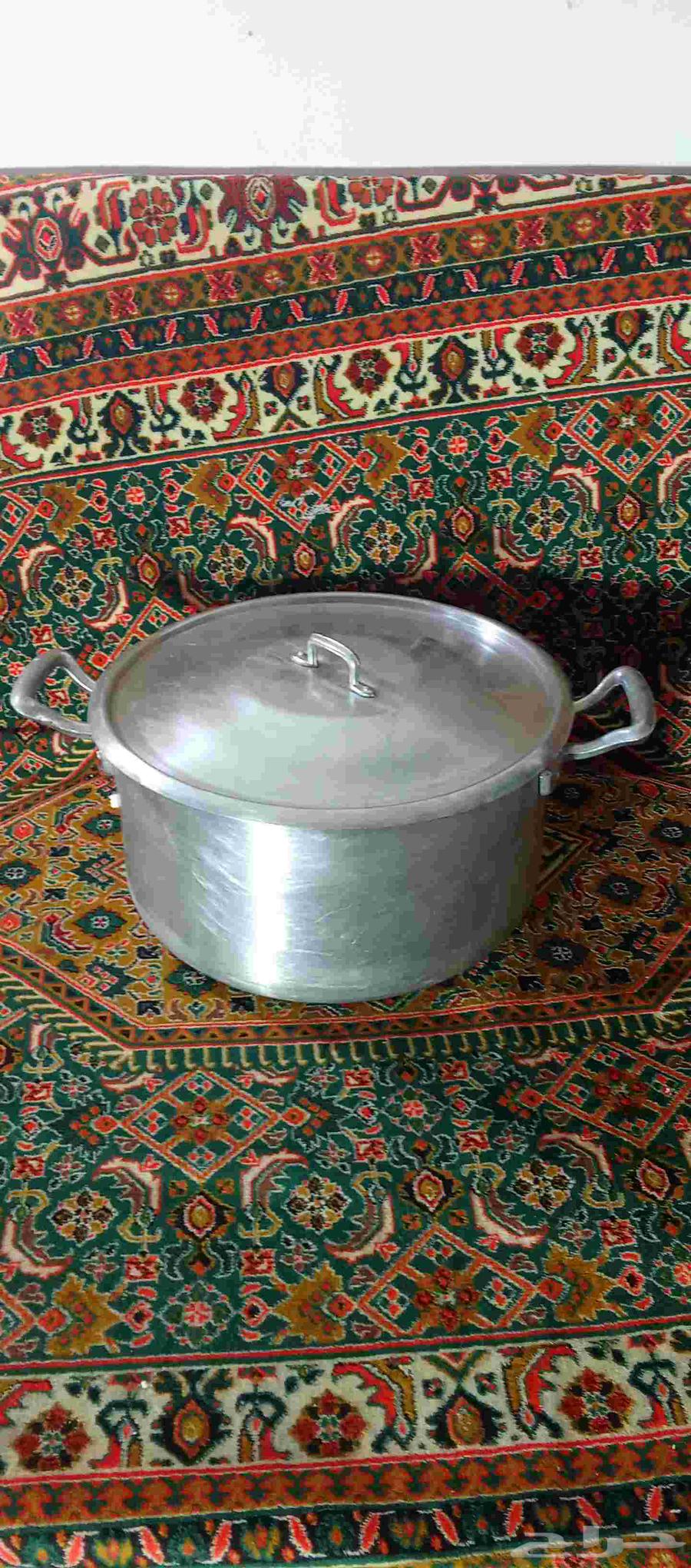 قدر كبير معدن قديم تقيل سميك64372550597507110