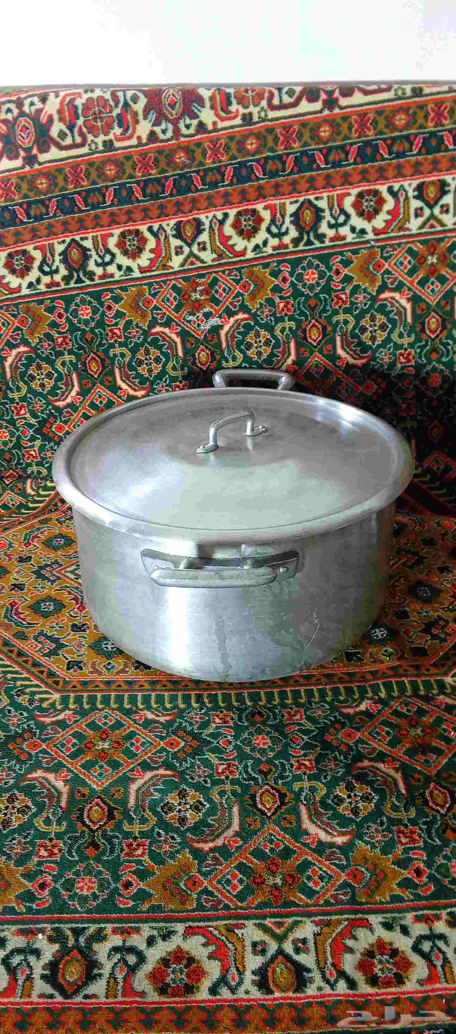 قدر كبير معدن قديم تقيل سميك64372550597507111