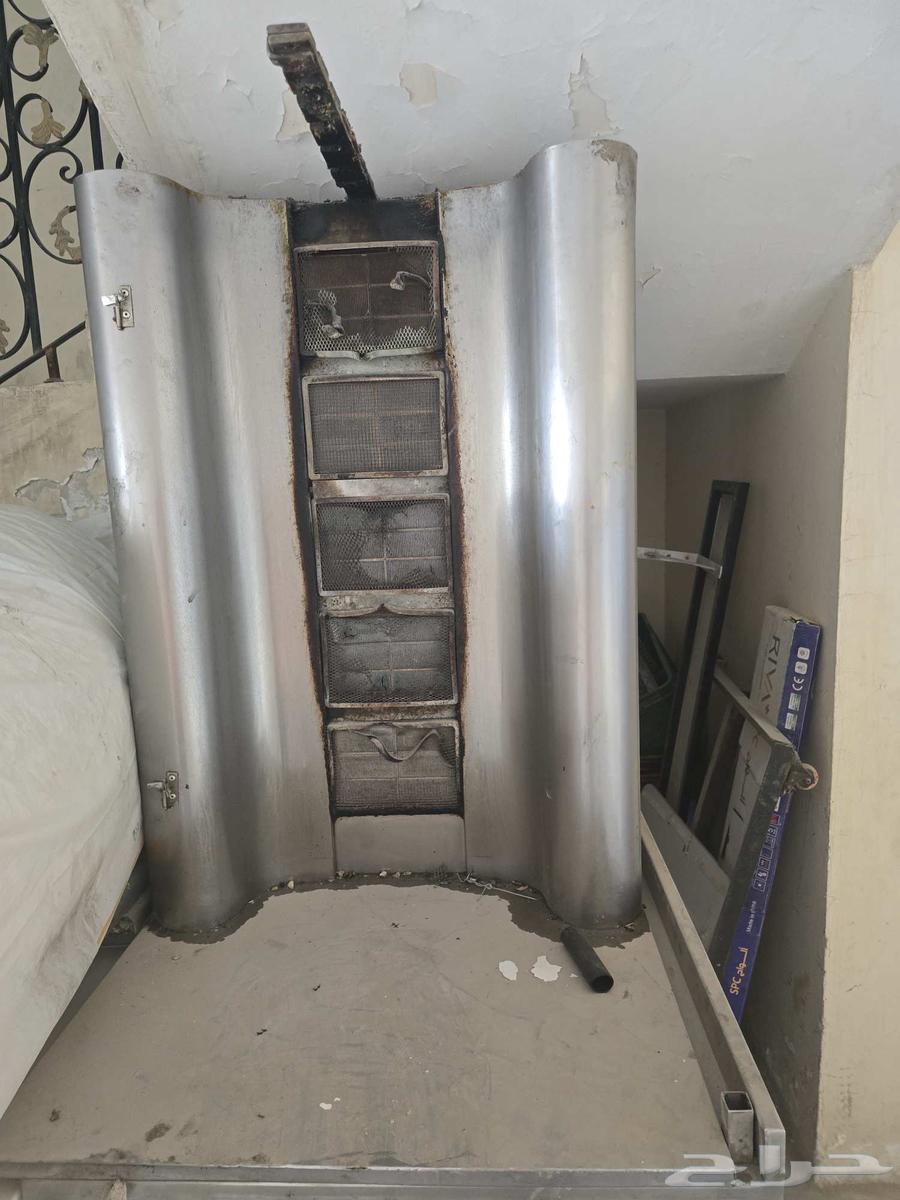 معدات مطعم للبيع ثلاجات وفريزر ومجلى مترين ومكينة شاورما64370231277955113