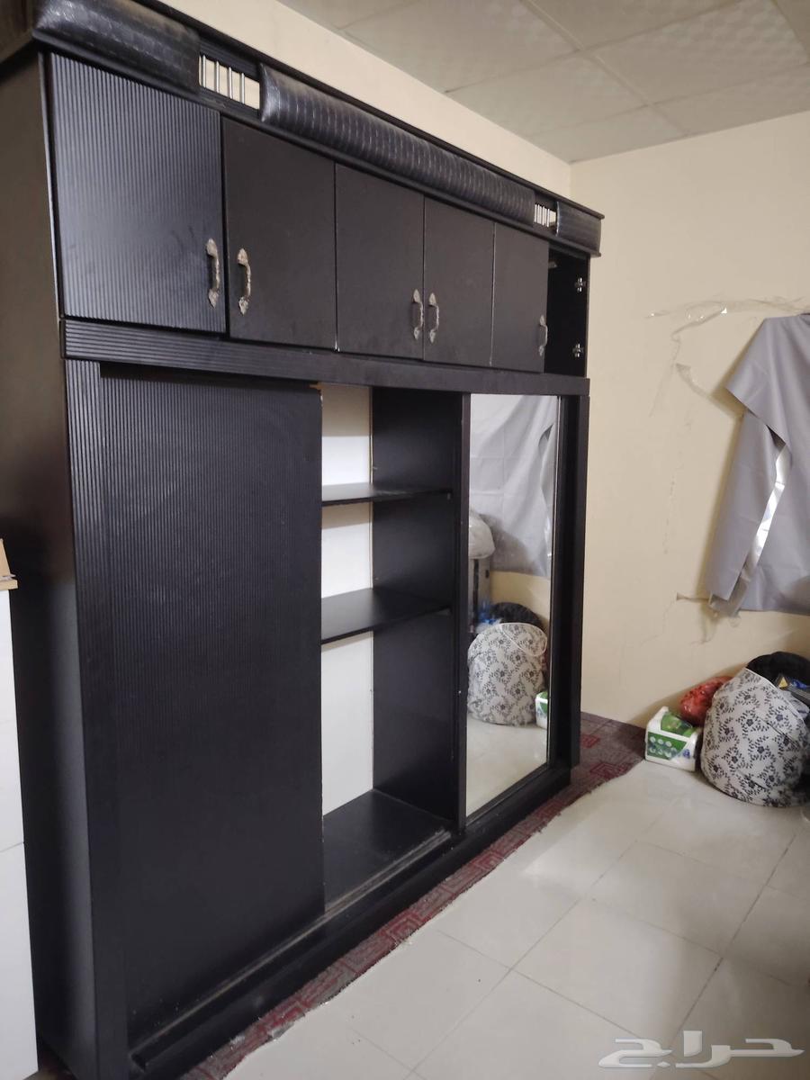 دولاب ملابس كبير بحاله جيده64373477631235111