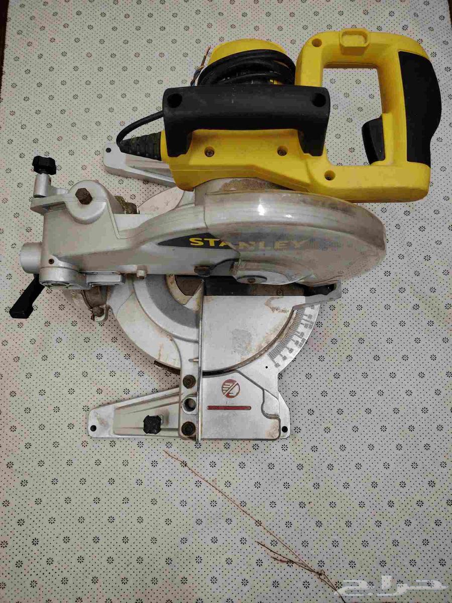 ماكينة تقطيع خشب والومنيوم ستانلي64373772422401111