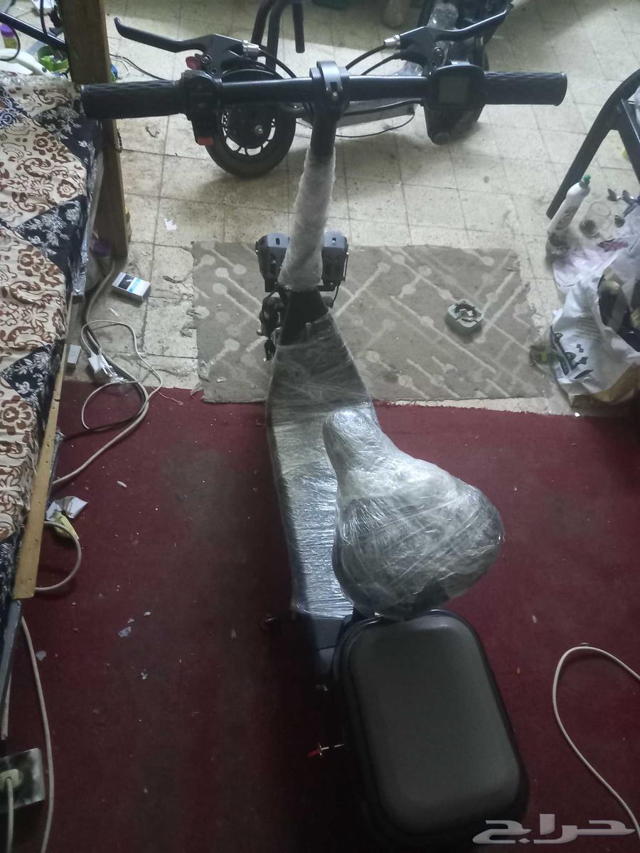 Lightly used scooter64376989486211113