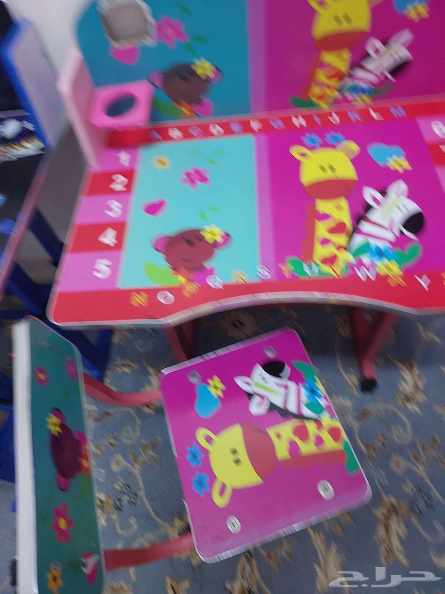 Large children's house with slide - children's car - chairs and table64367901663875113