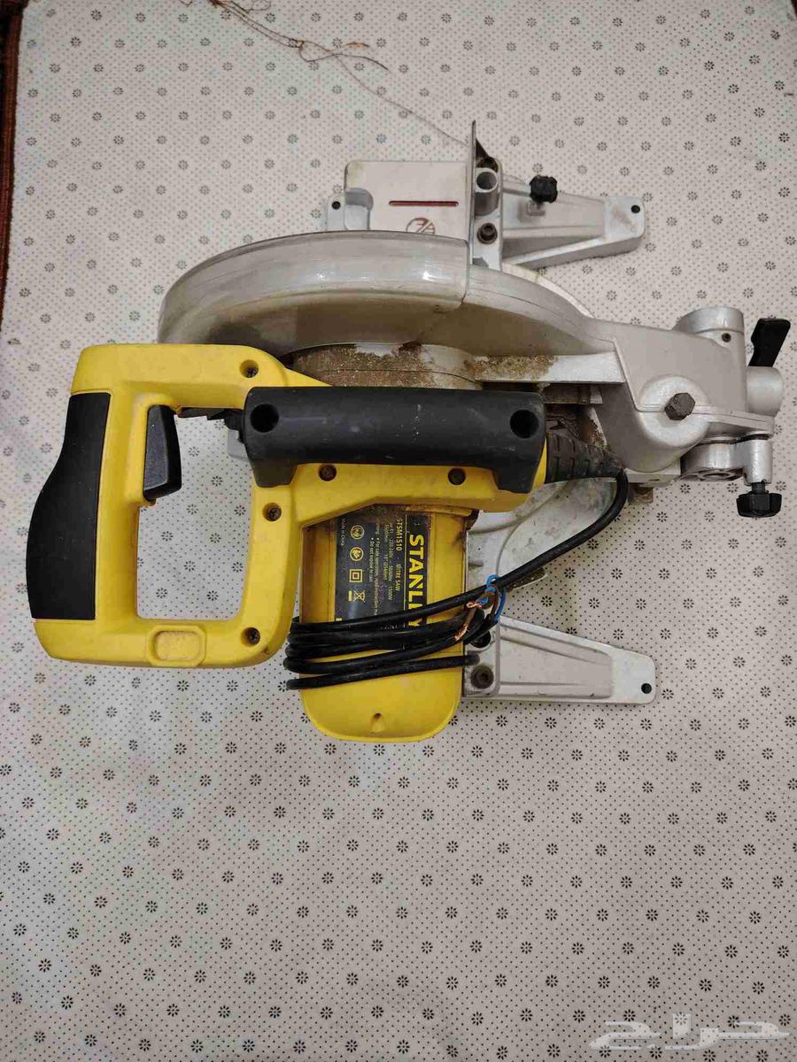 ماكينة تقطيع خشب والومنيوم ستانلي64373772422401110