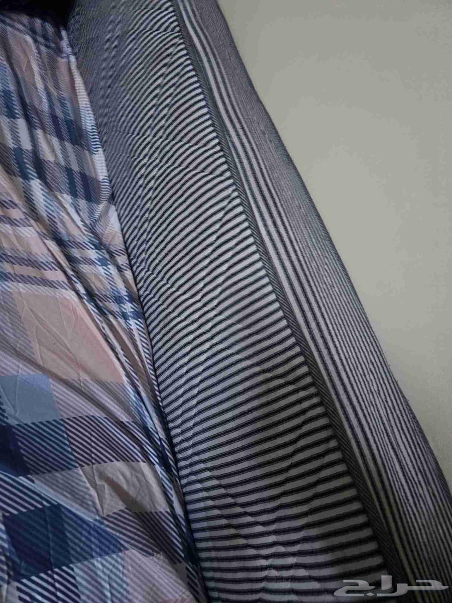 سرير بمرتبة نظيف للبيع64376629833218110