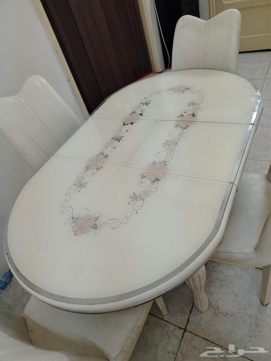 طاولة طعام للبيع64368354288003110