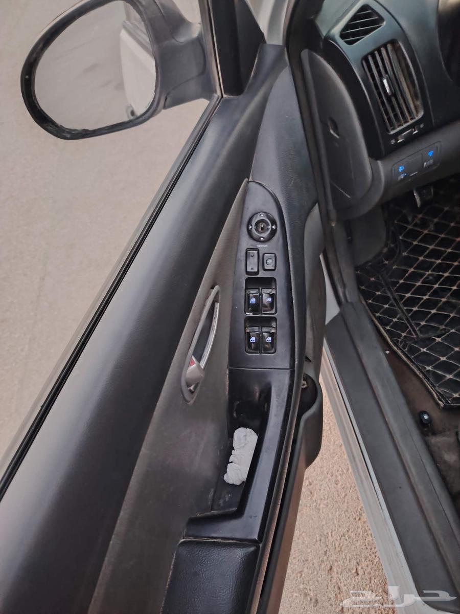 Hello, Hyundai Elantra 2007 manual transmission with mileage of 32764509405792643112