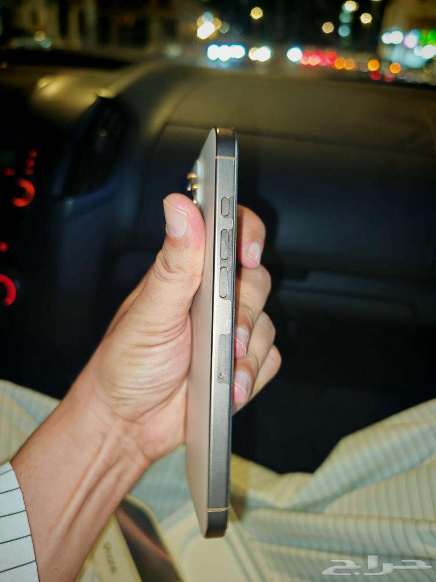 i phone 16 pro max 25664377093822593113