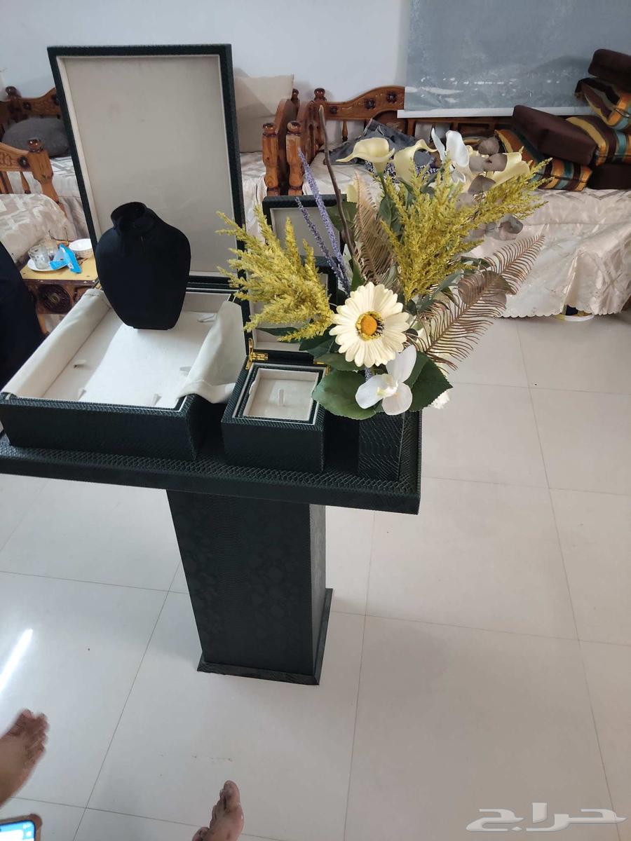 دولاب منصه عرض ذهب لعراس لهدايا. جديد ونضيف علا شرط64373268159617110