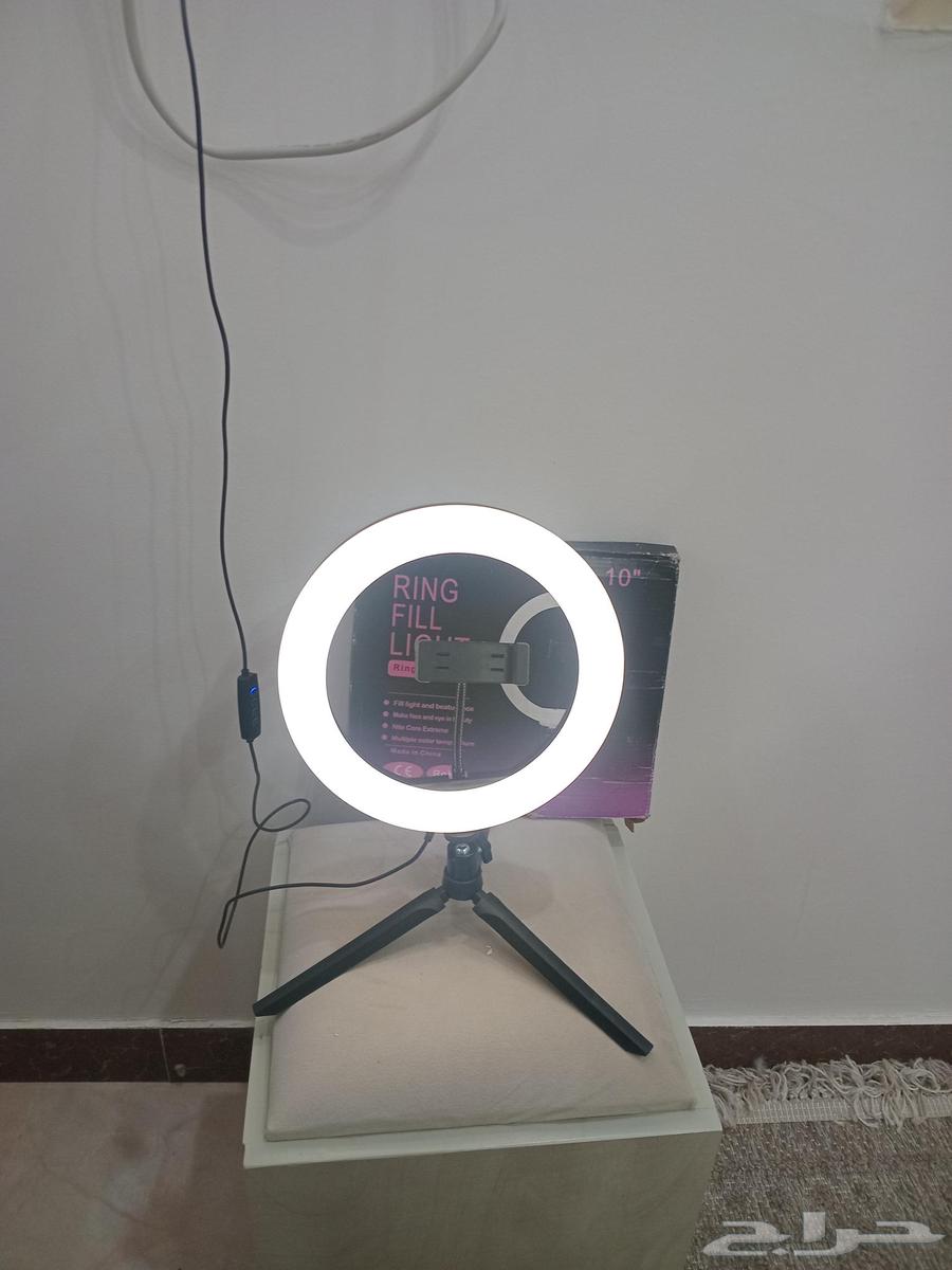 Multi-color lighting64376362661507112