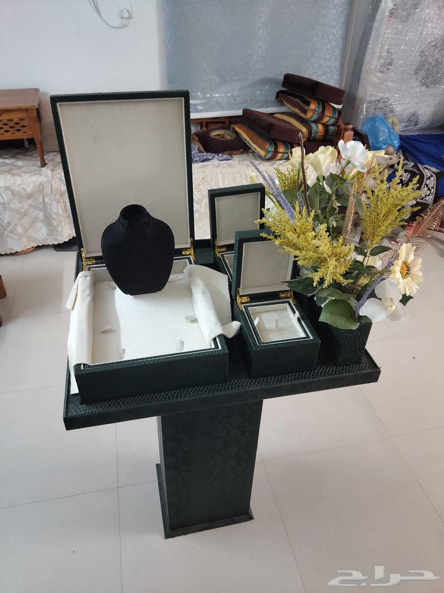 دولاب منصه عرض ذهب لعراس لهدايا. جديد ونضيف علا شرط64373268159617111