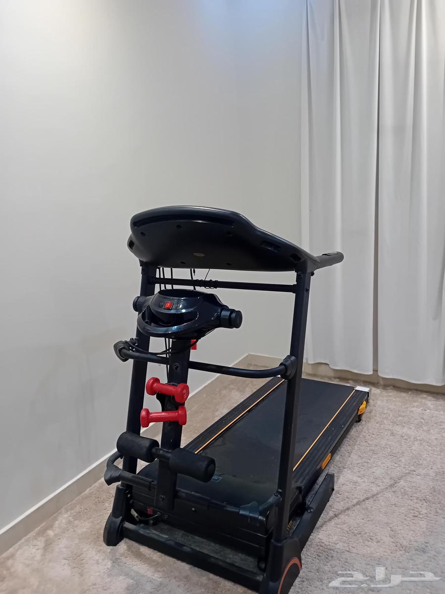 Walking and sports trail with a slight break and operates at its best conditions64367945802753113