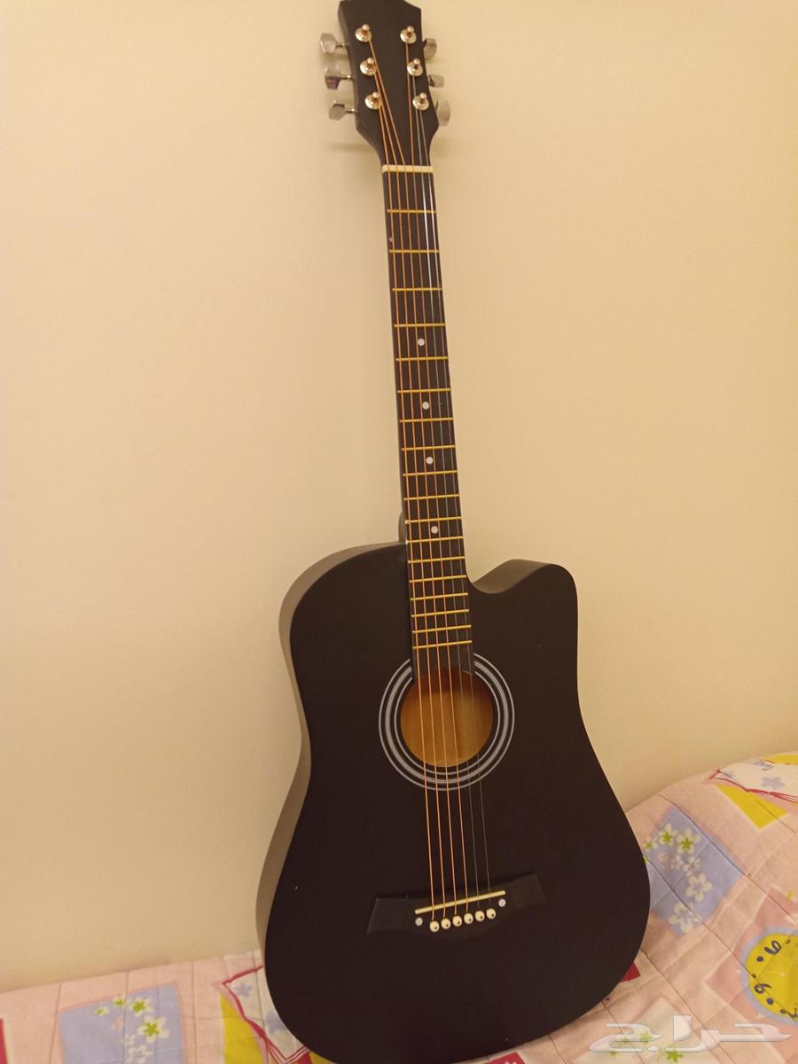 غيتار 38 انش جديد مع أكسسوارات للبيع في جدة64371540809090112