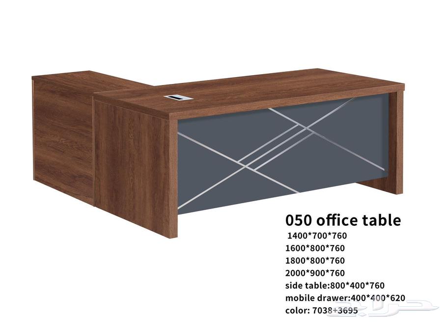 Luxurious executive office set, modern office desk, and chairs64367070073602111