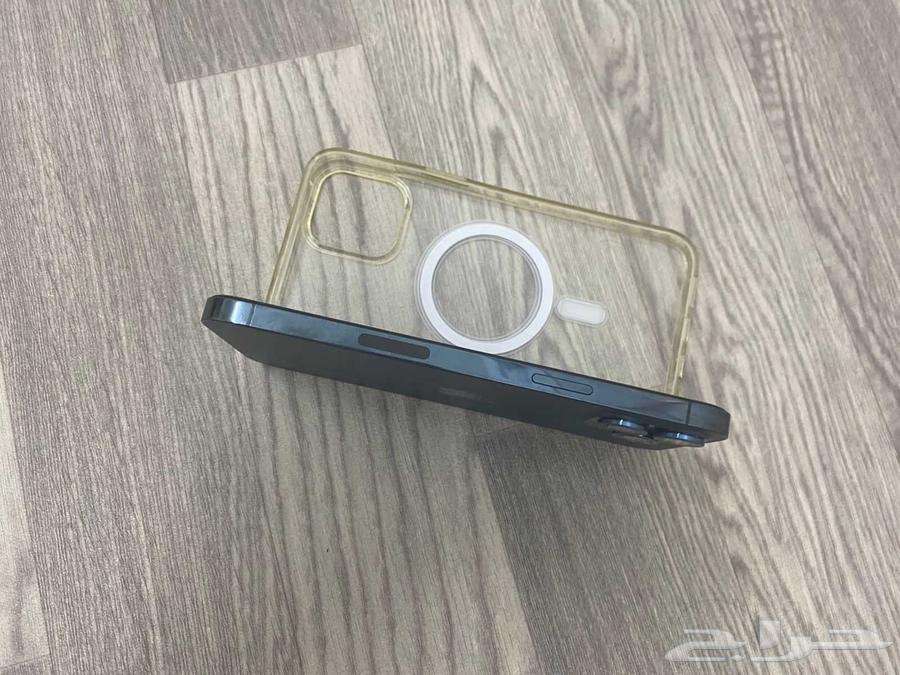 iPhone 1264376644940034114